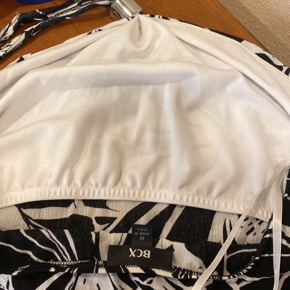 BCX 100% rayon print halter top with decorative hardware and elastic hem - Picture 4 of 7